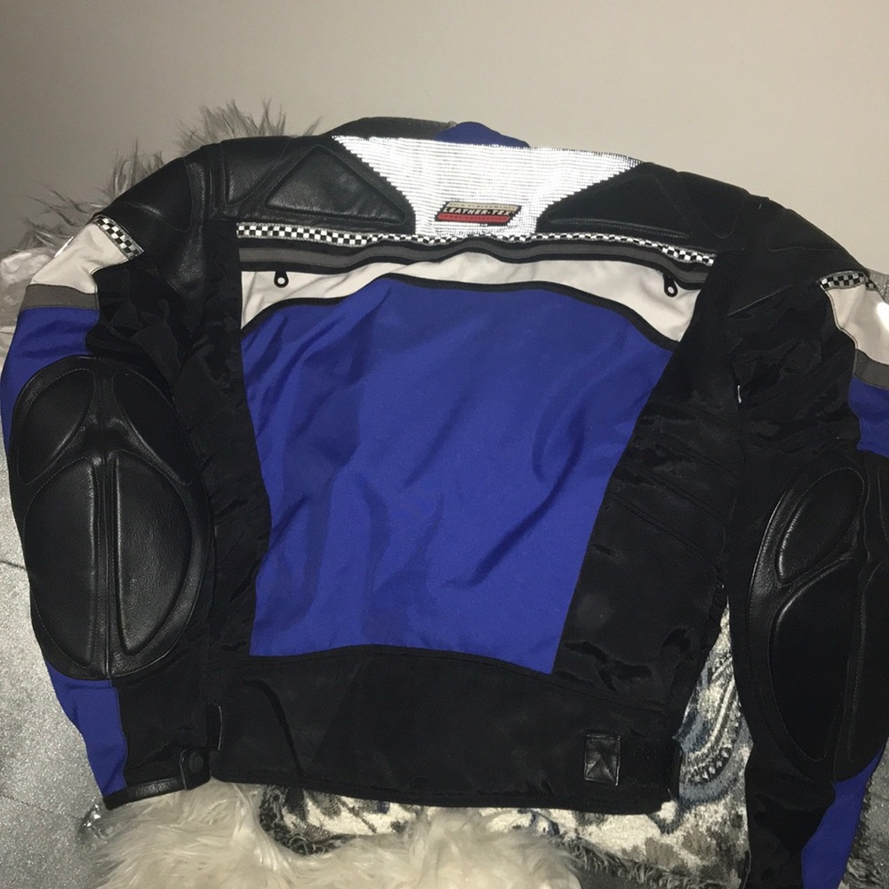 Motorcycle jacket - Picture 3 of 5